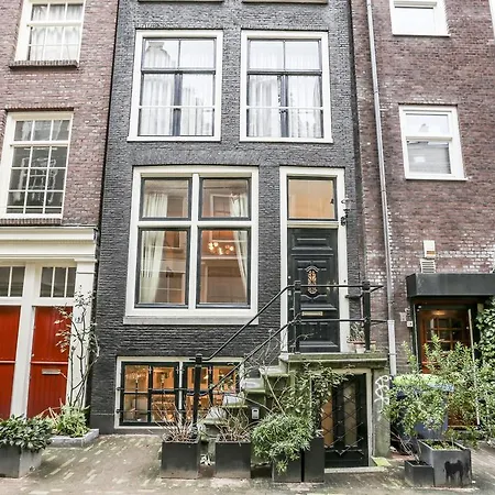 Amnesia Canal House *
